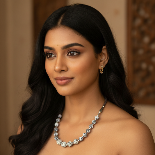 Black & White Spiral Pattern Beaded Chain