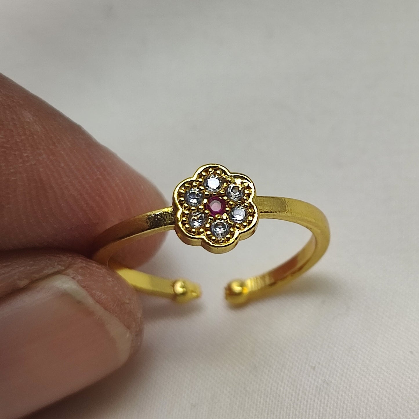 Adjustable Gold-Plated Floral Stone Ring