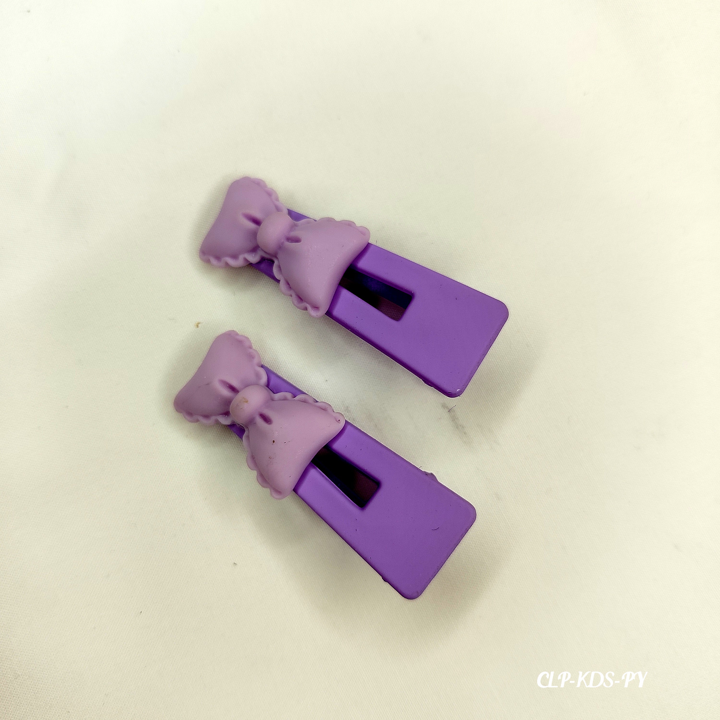 Hair clips designed especially for kids, with a smooth plastic finish, set of 2 clips