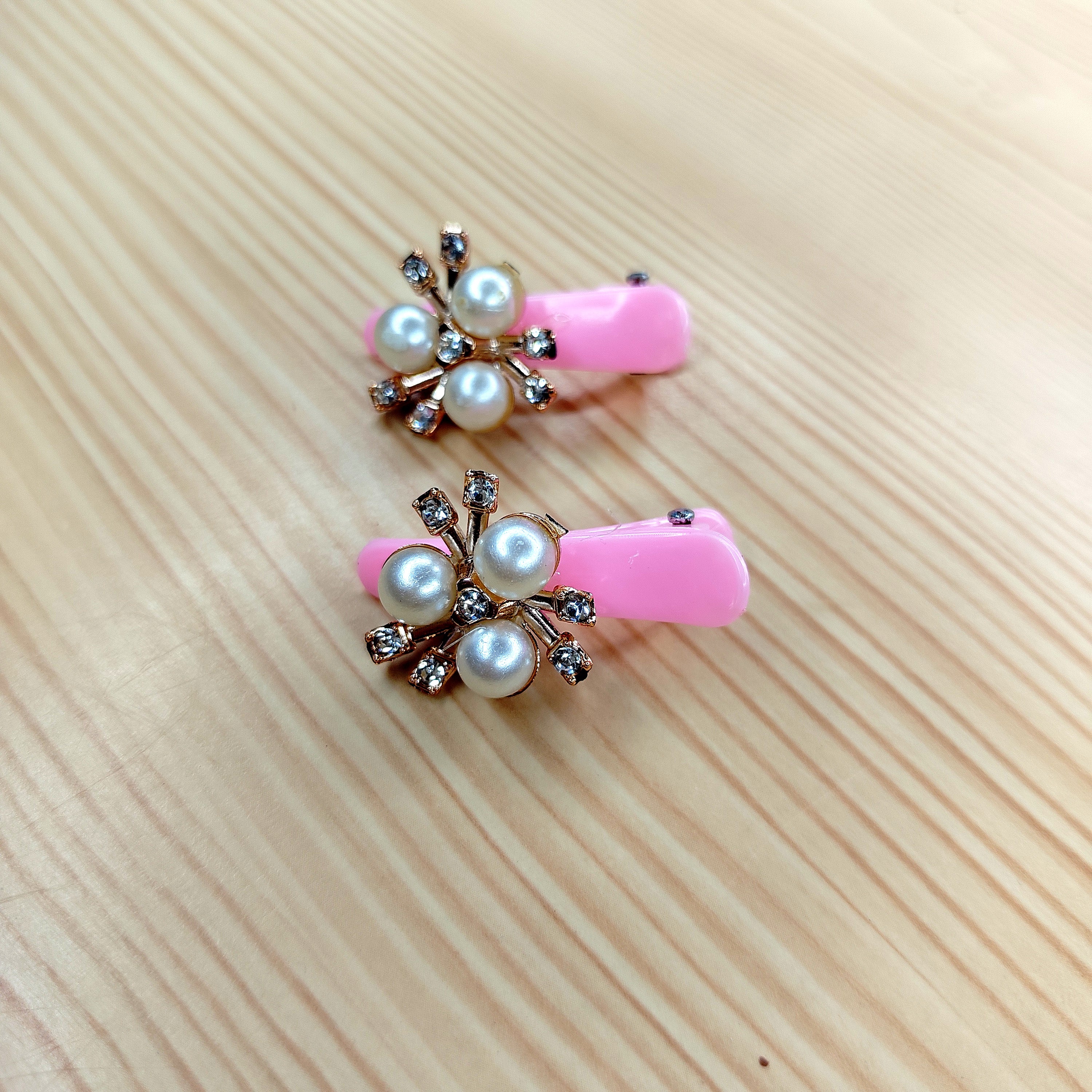 Adorable small hair clips for kids