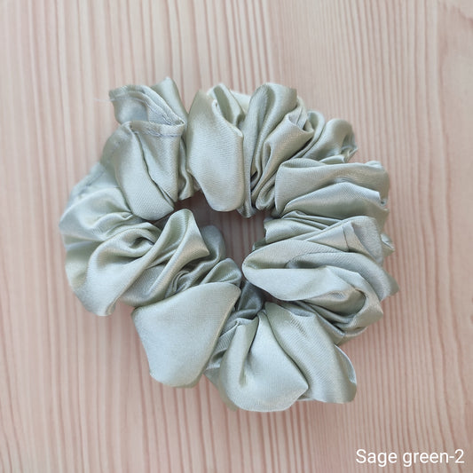 A luxurious soft scrunchie Hair Rubber Band