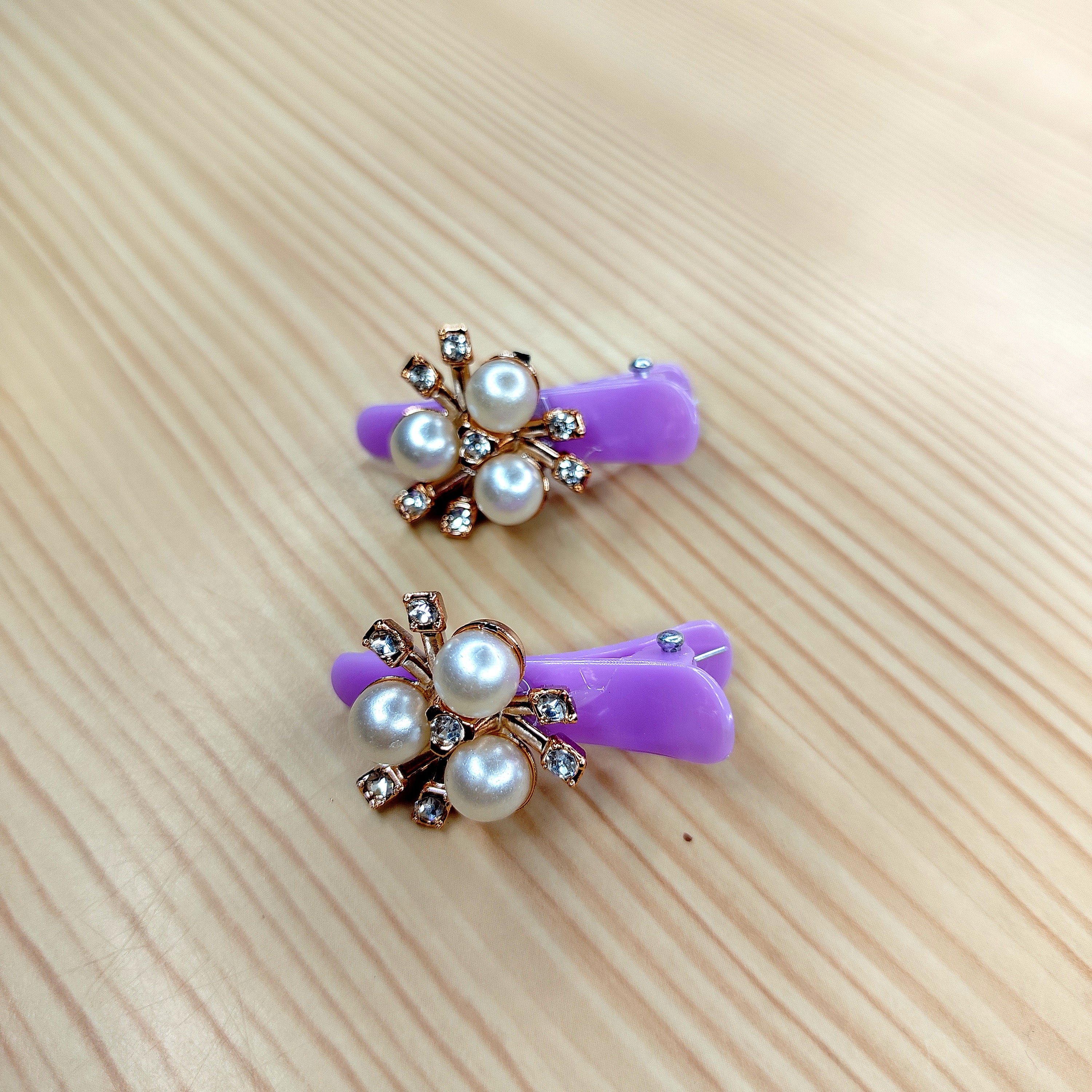 Adorable small hair clips for kids