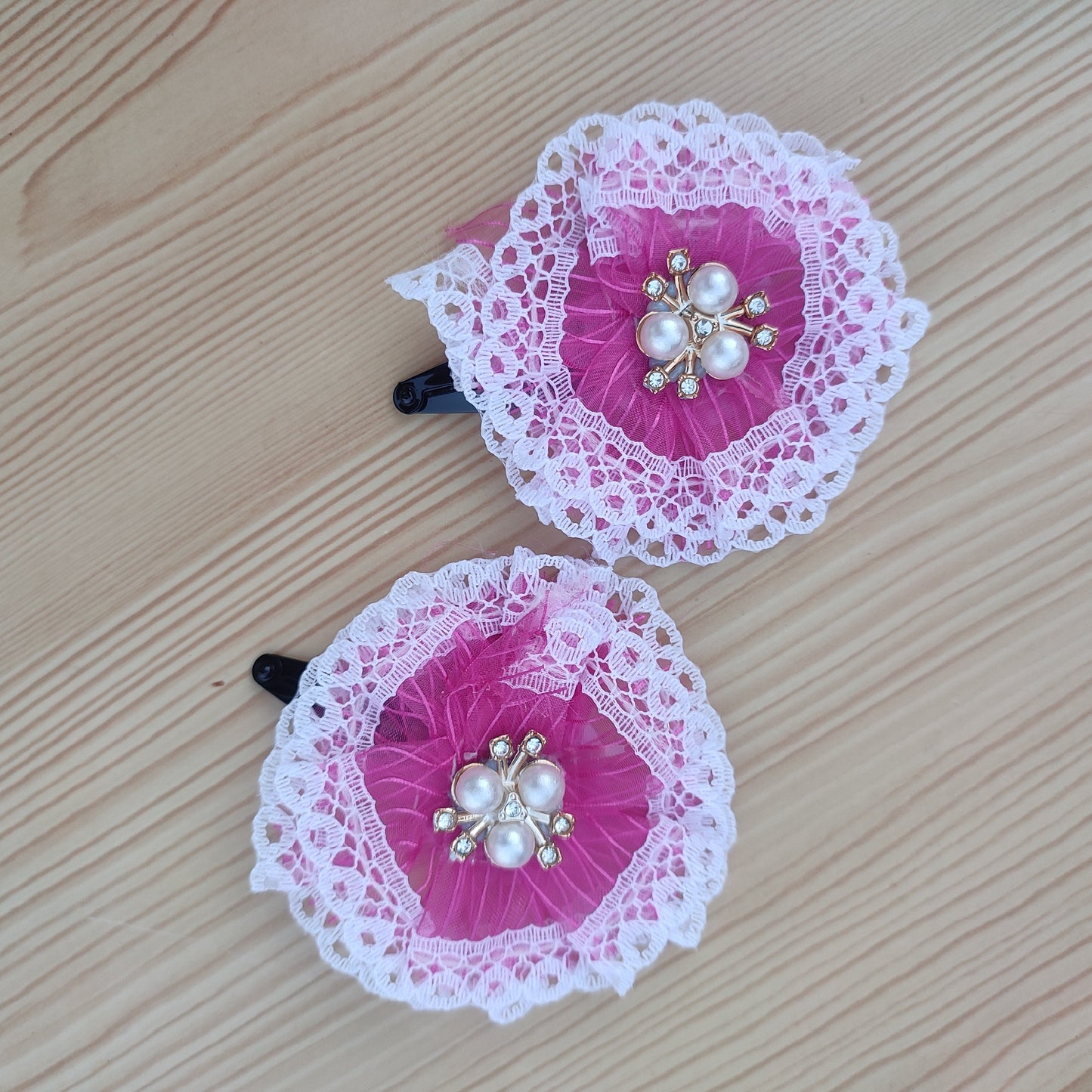 White lace hair clips for little girls for daily wear